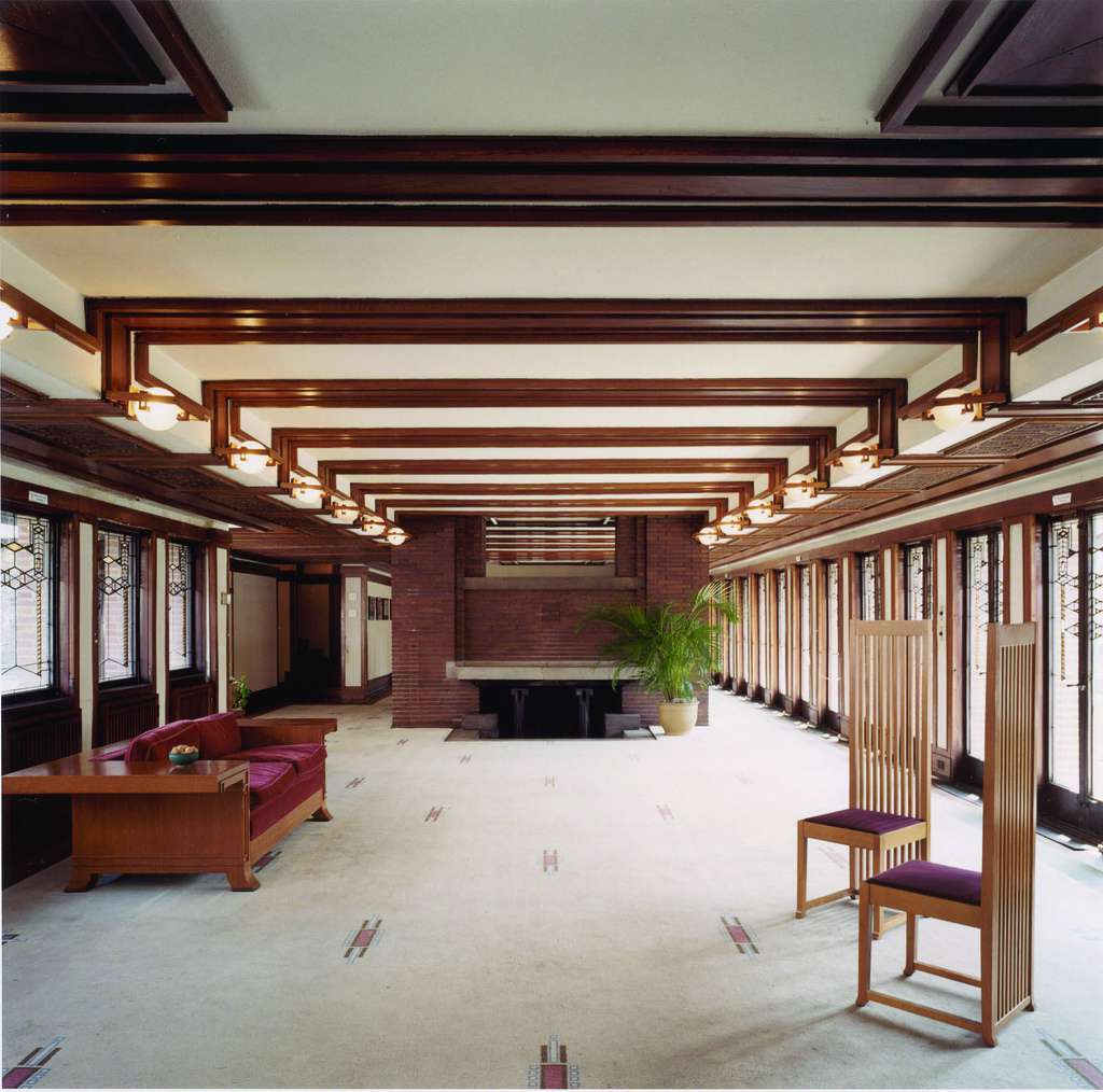 Habitación larga, paredes de ventanas en la Casa Robie