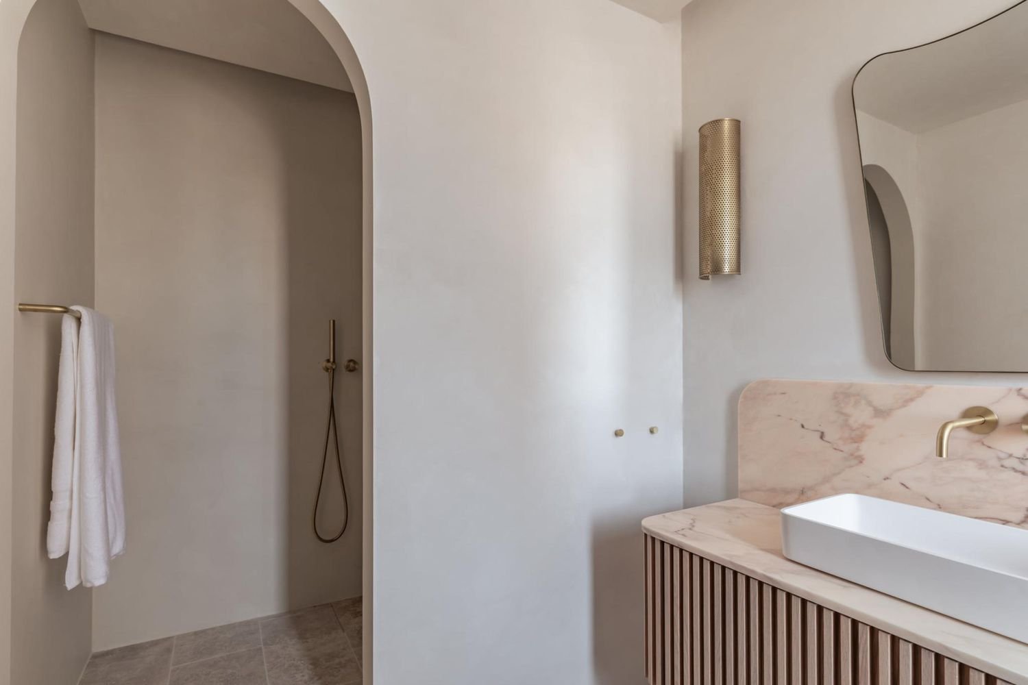 beige rosado colores neutros para pintar cuartos de baño