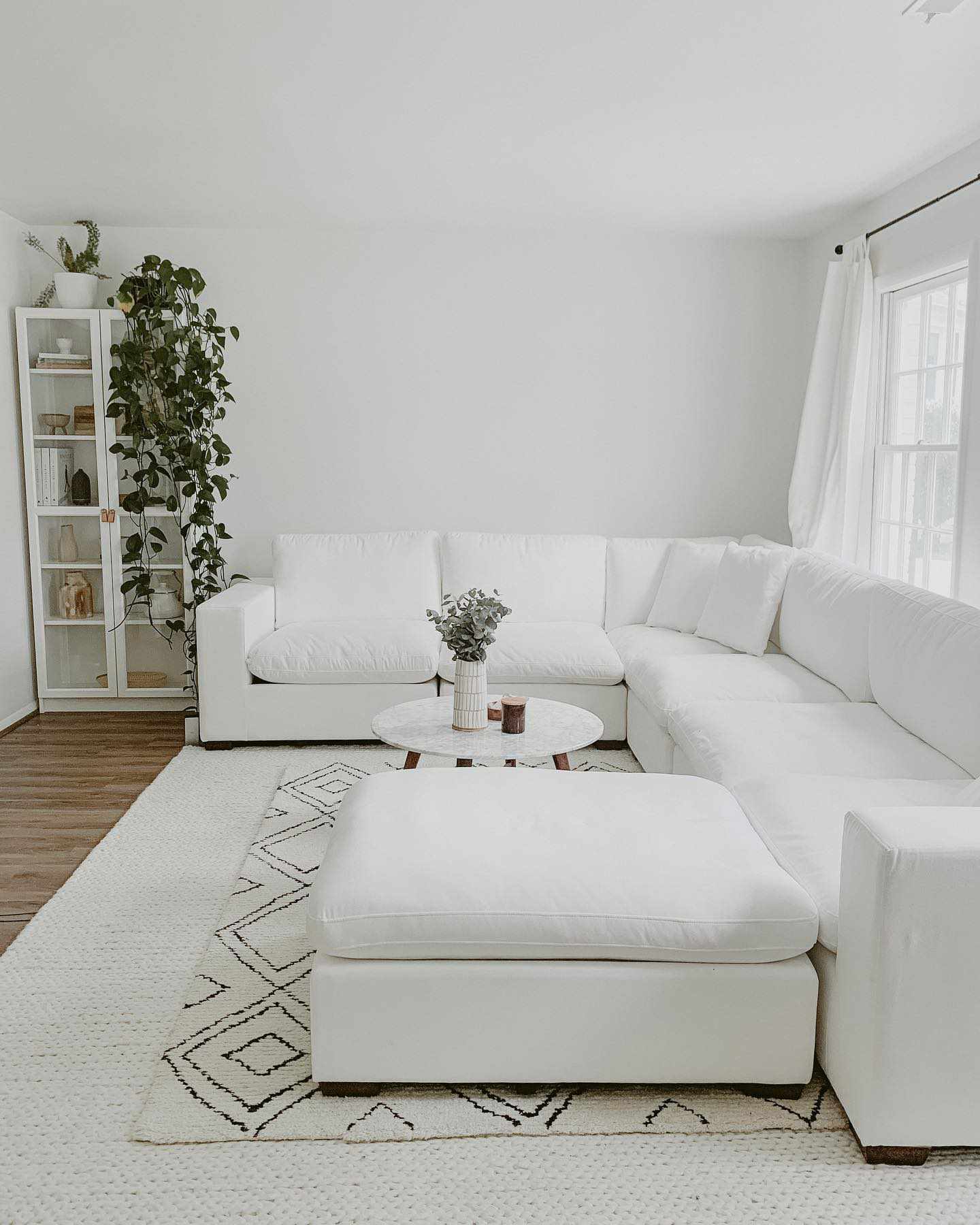 Salón Scandi blanco.