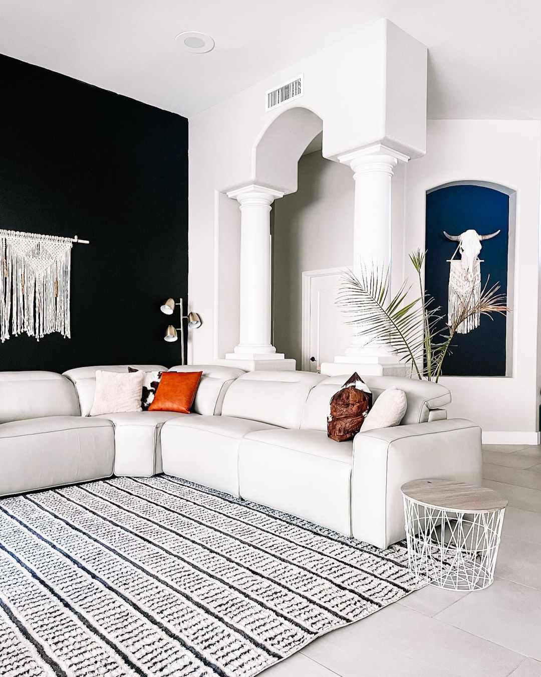 accesorios para salones en blanco y negro