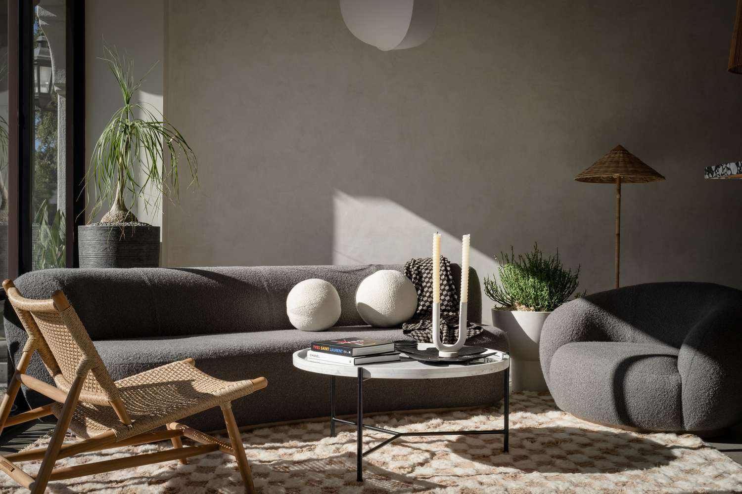 sofá moderno gris