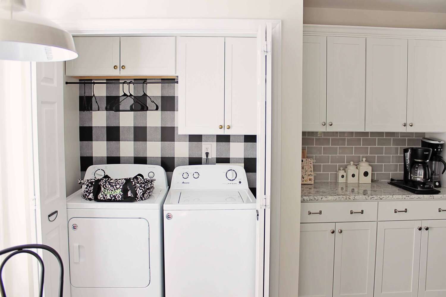 ideas diy para lavaderos pequeños con lavadora de carga superior