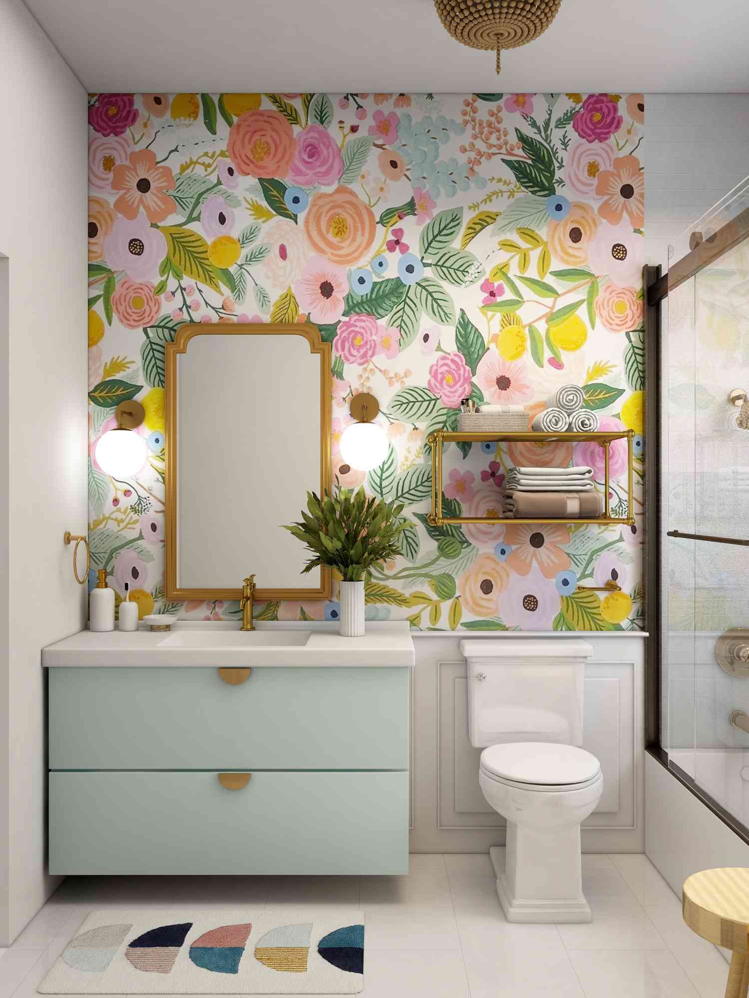 papel pintado floral de colores en la pared de un cuarto de baño