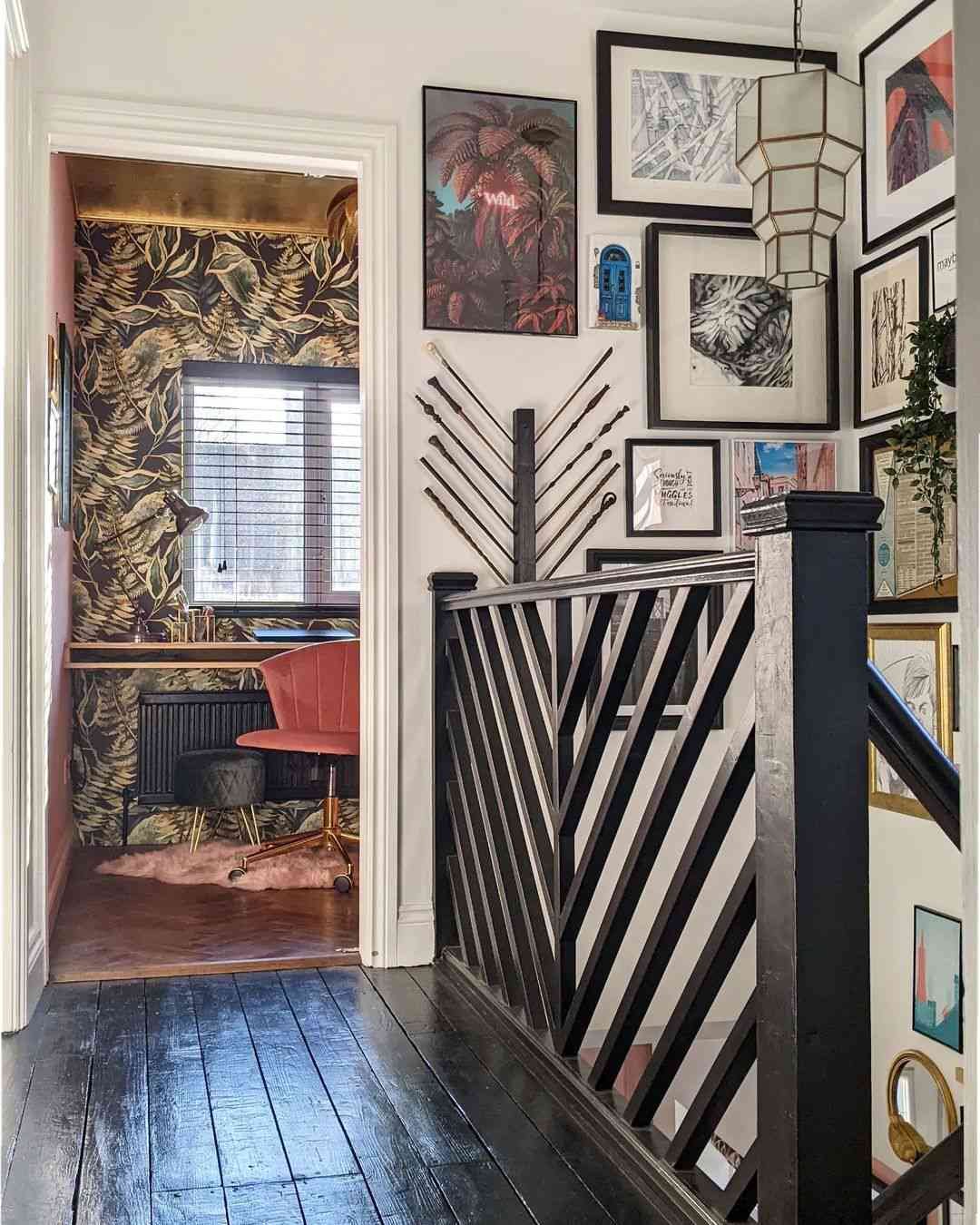 pared de la galería ecléctica