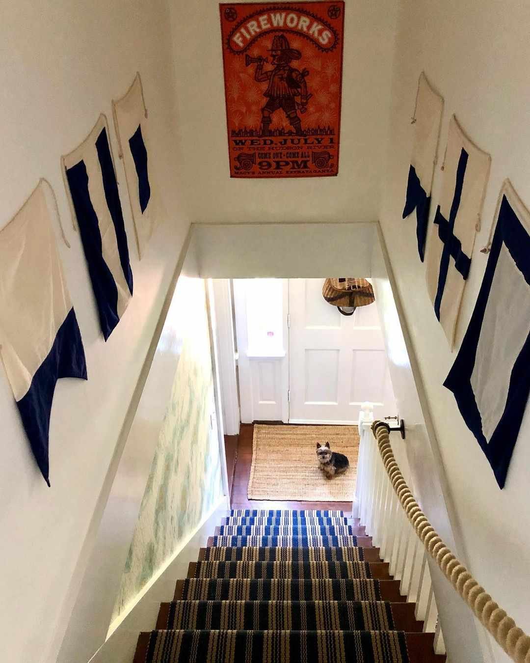 banderas en la escalera