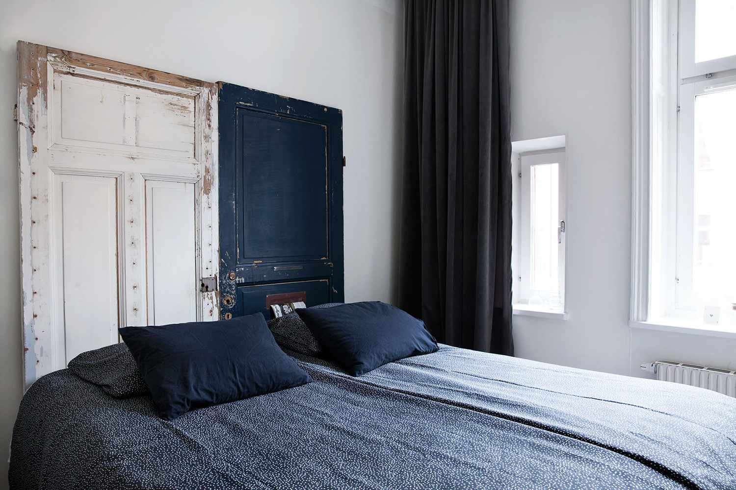 dormitorio de estilo scandi costero