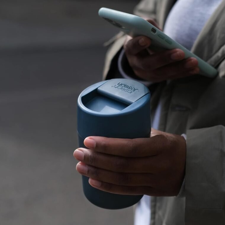 Joseph Joseph Sipp, Polipropileno (PP) Taza para llevar café y té, Vaso con tapa, a prueba de fugas, sin BPA, 340 ml, azul oscuro - Imagen 2