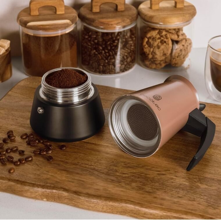 Cecotec Cafetera Italiana Piccolina 600, Capacidad 300 ml para 6 tazas, Diseño elegante en Acero, Filtro de Acero Inoxidable, Apta para todas las superficies, Válvula de seguridad, Cierre silicona - Imagen 3