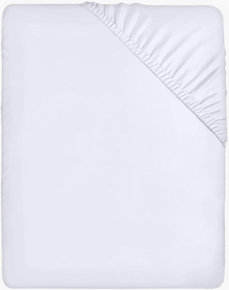 Utopia Bedding Sabana Bajera 150x200 - Blanco - Bolsillo Profundo - Microfibra Cepillada (Cama 150)